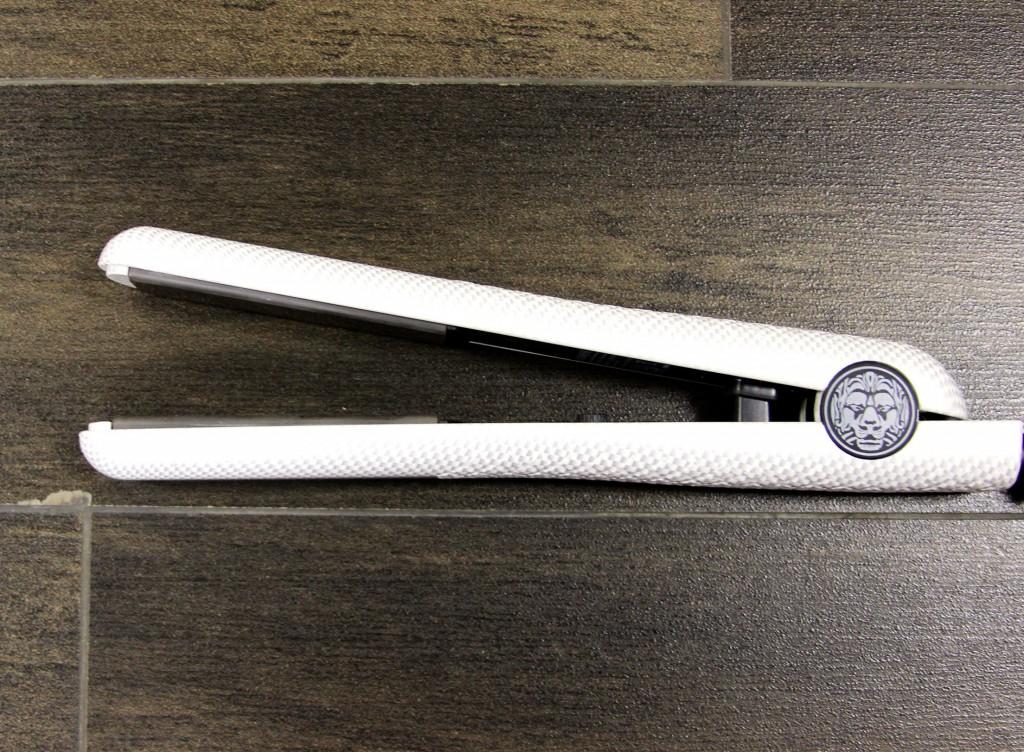 The Lionesse white carbon fiber hair iron