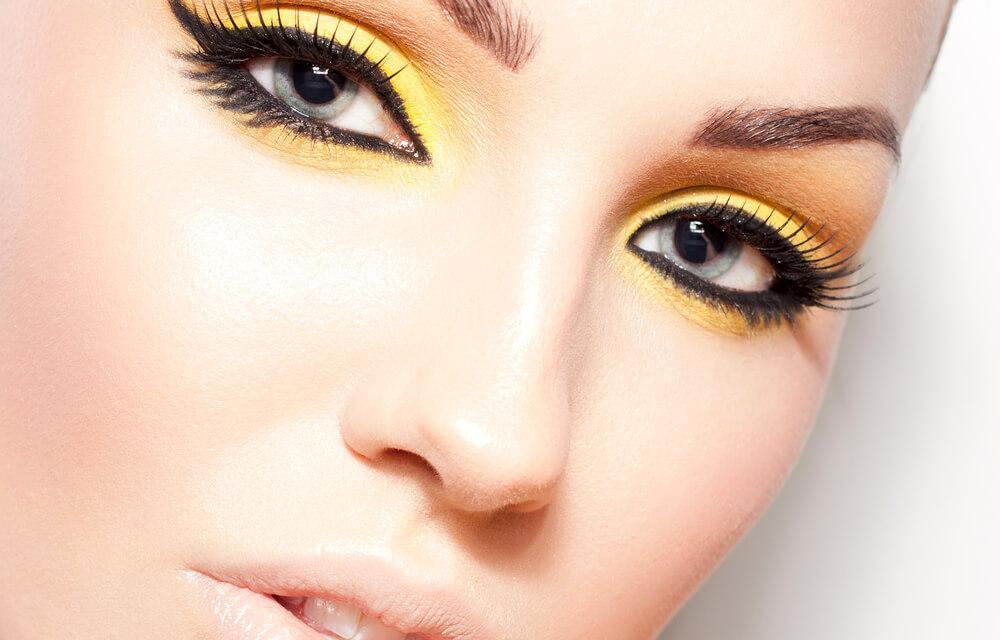 Cat eye makeup with yellow eyeshadow 