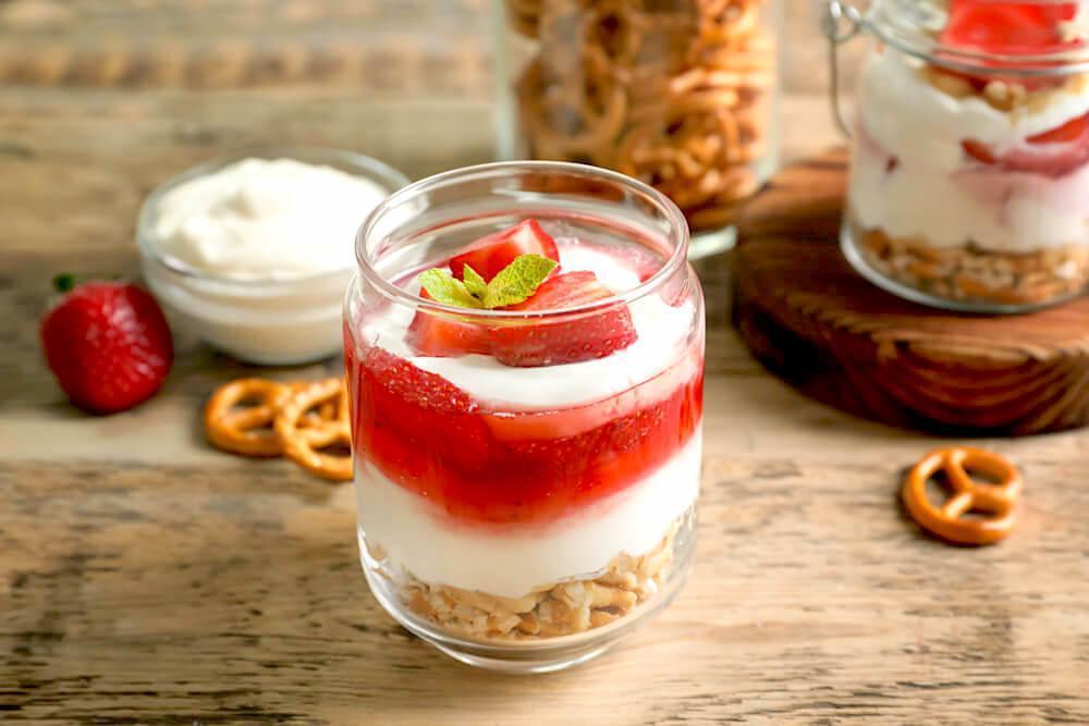 Strawberry and pretzel yogurt parfait