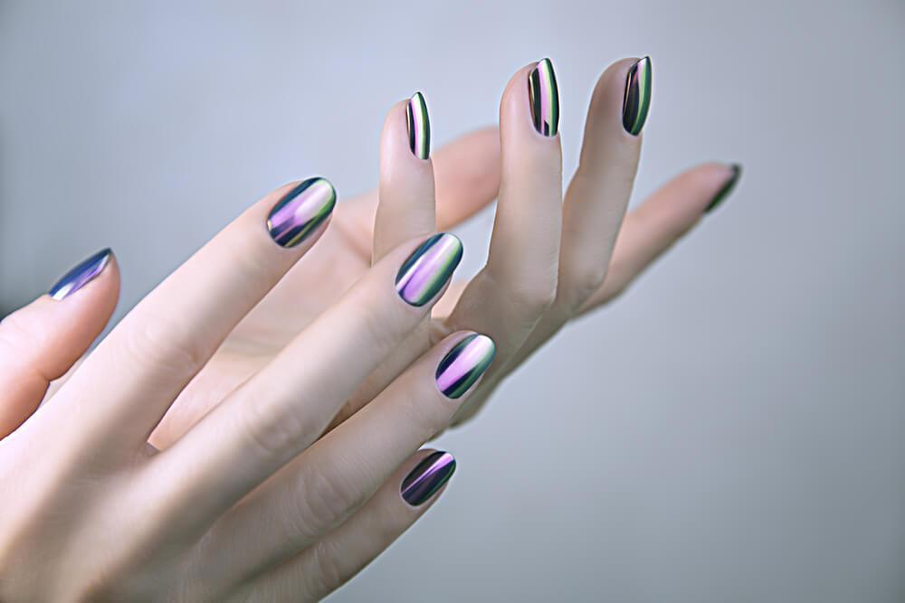 Chrome nails