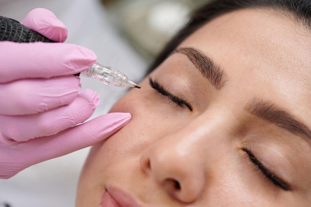 Eyeliner tattoo on woman